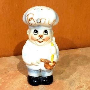Vintage salt or pepper shaker